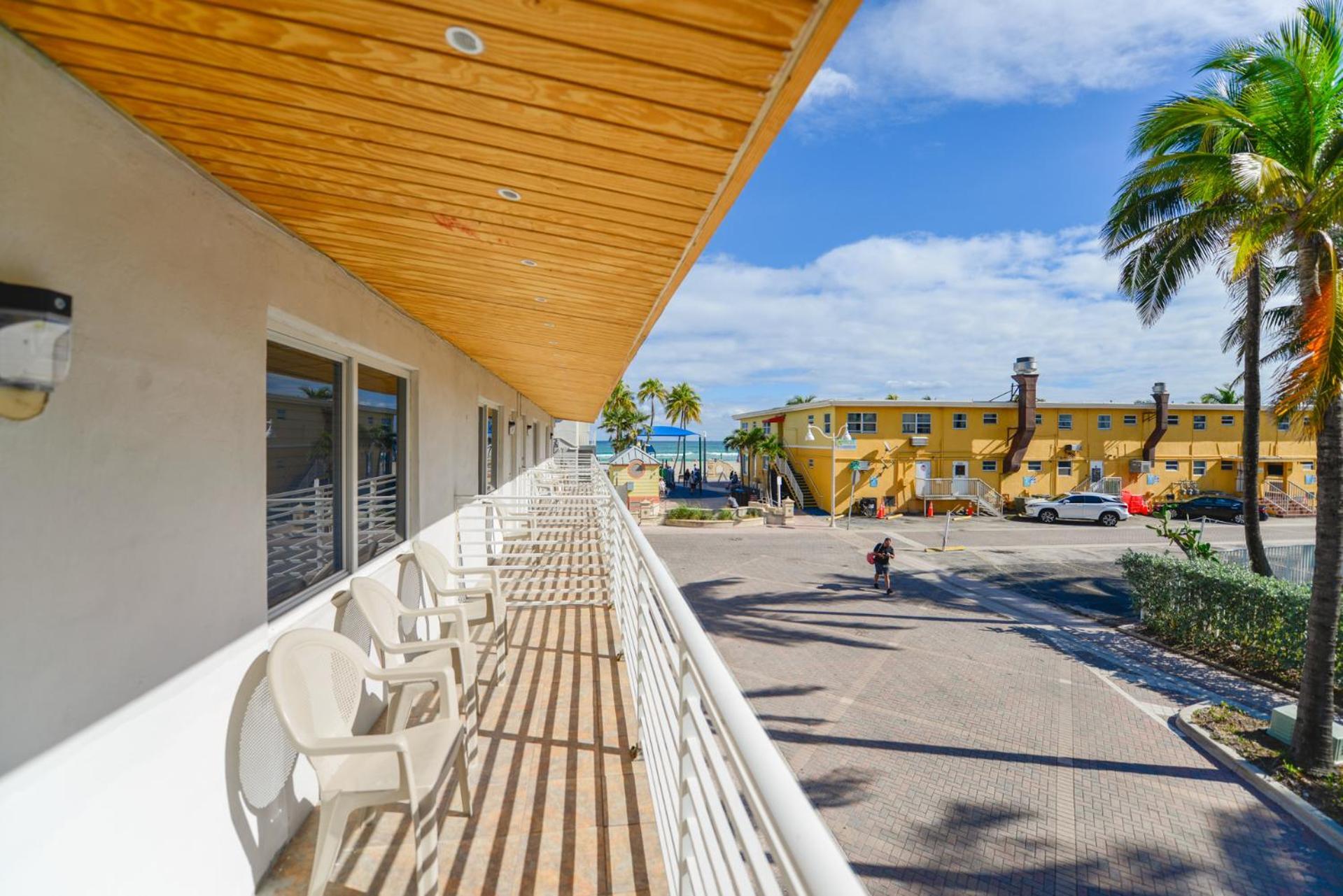 Fantastic Studio At The Beach With Parking&Pool - M43 Голливуд Экстерьер фото